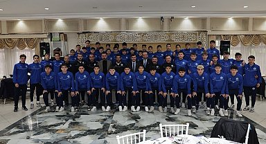 Başkan Eyüp Kahveci, Belediye Kütahyaspor altyapı takımıyla bir araya geldi