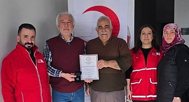 Başkan Kamil Saraçoğlu'na Kızılay'dan gümüş madalya
