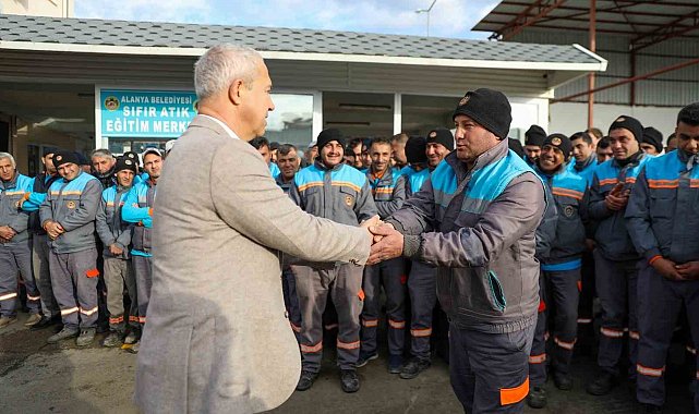 Başkan Özçelik: "Eski yanlışları kapatmak için adım adım ilerliyoruz"