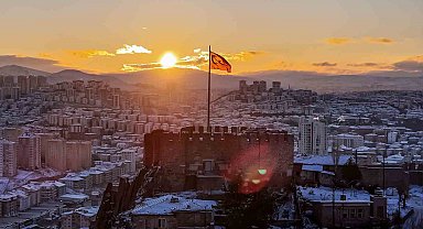 Başkent beyaza büründü