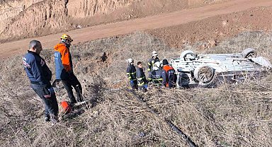 Batman'da otomobil takla attı: 3 ağır yaralı