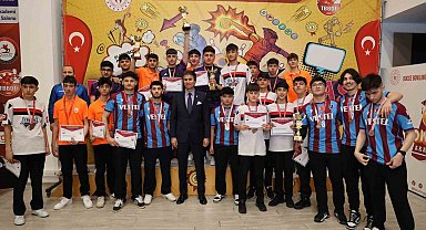 Bayburt Mesleki ve Teknik Anadolu Lisesi, bowlingde Türkiye şampiyonu oldu