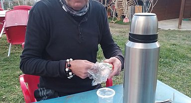 Belediye ait çay bahçesinde çaya yapılan zamma tepki gösterdi