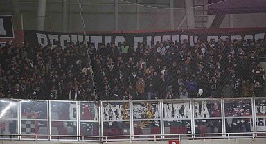 Beşiktaş taraftarları takımını yalnız bırakmadı