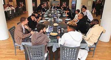 Beşiktaş Yönetim Kurulu Üyeleri, futbol A takımıyla buluştu