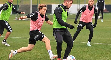 Beşiktaş'ta Elan Ricardo, takımla ilk antrenmanına çıktı