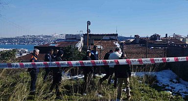 Beşiktaş'ta toprak kayması: 3 ev hasar gördü