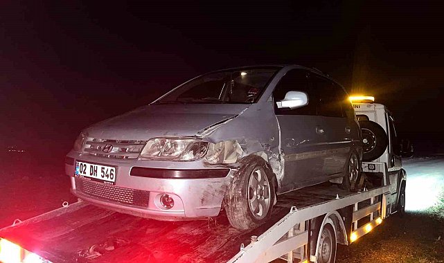 Besni'de iki araç çarpıştı: 3 yaralı