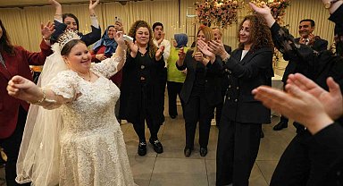 Beyoğlu'nda down sendromlu Yeliz'in düğün hayali gerçek oldu