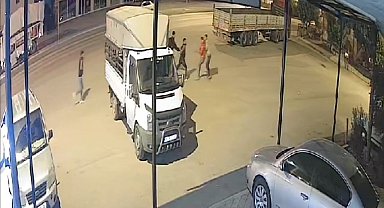 Bıçakla öldürülen gence saldırı anları güvenlik kamerasında