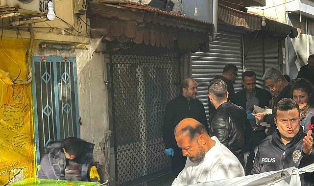 Bıçaklanan şahıs sandalyede oturur halde ölü bulundu