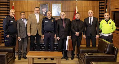 Bilecik Emniyet Müdürlüğü'nden emekli personele plaket