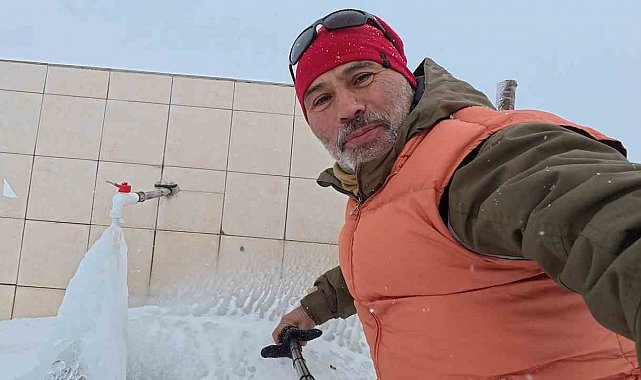 Bin 350 rakımlı beldede çeşmenin akan suyu buz tuttu