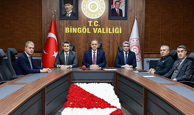 Bingöl'de, depremlerde hayatını kaybedenler anıldı
