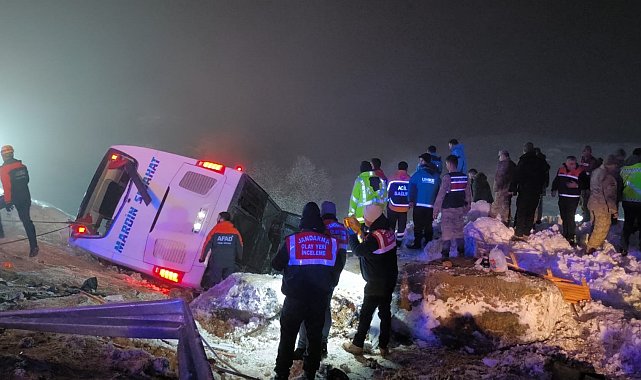 Bingöl'de yolcu otobüsü devrildi: 4 ölü, 32 yaralı