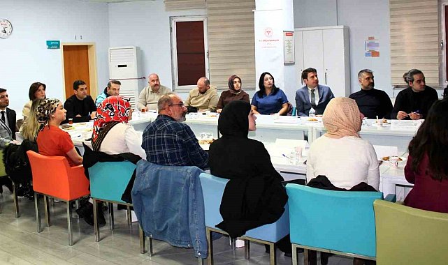 Bitlis'te anne ve bebek ölümleri değerlendirildi