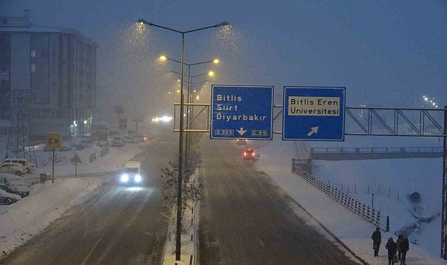 Bitlis'te eğitime kar engeli