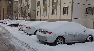 Bitlis'te kapanan 219 köy yolundan 170'i ulaşıma açıldı