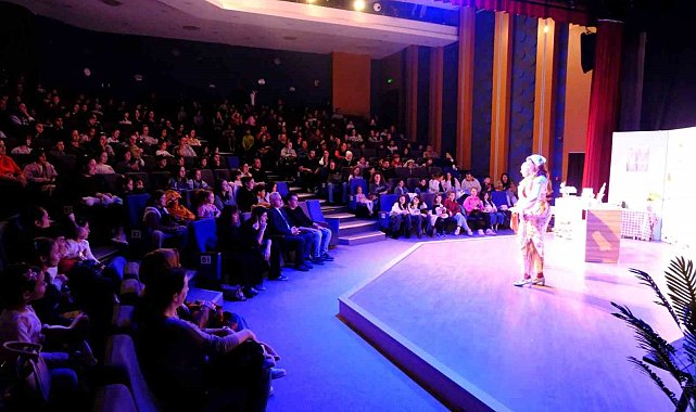 Bodrum'daki tiyatro oyununa yoğun ilgi