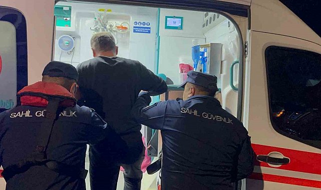 Bozcaada'da rahatsızlanan vatandaşlar Sahil Güvenlik ekiplerince tahliye edildi