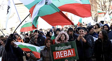 Bulgaristan'da "euro" karşıtı protestocular AB binasına girmeye çalıştı