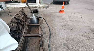 Bursa'da sel ve taşkın riskine karşı mazgallar temizleniyor