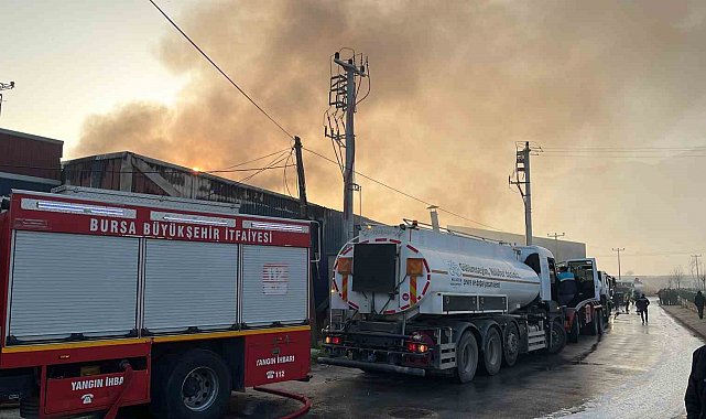 Bursa'daki 2 fabrika alevlere teslim oldu