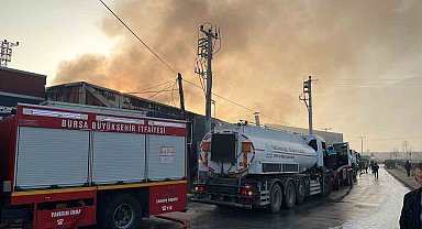 Bursa'daki 2 fabrika alevlere teslim oldu