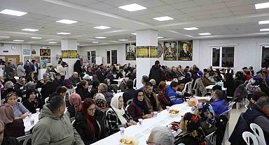 Büyükçekmece Belediye Başkanı Akgün, vatandaşlarla Hızır Lokması'nı paylaştı