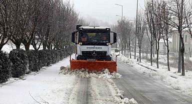 Büyükçekmece Belediyesi karla mücadeleyi 24 saat esasıyla sürdürüyor
