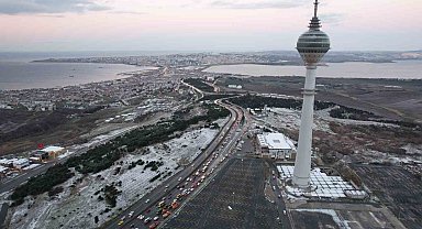 Büyükçekmece'de kartpostallık kar manzarası