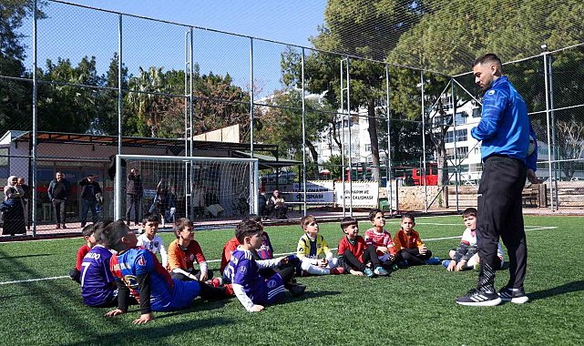 Büyükşehir'in Futbol Akademisi'nde bin 600 çocuk eğitim aldı