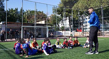 Büyükşehir'in Futbol Akademisi'nde bin 600 çocuk eğitim aldı