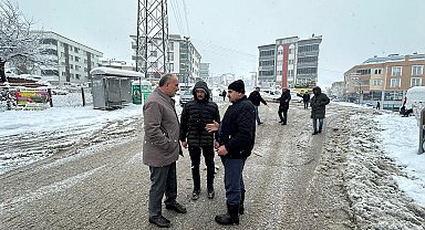 Canik'te 52 mahallenin tamamında karla mücadele devam ediyor