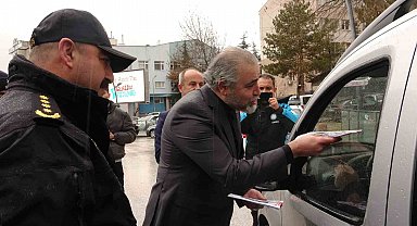 Çankırı'da sürücüler bu sefer ambulanslar için durduruldu