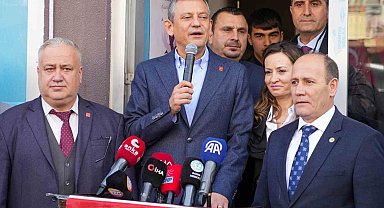 CHP Genel Başkanı Özel, Manisa'da ilçe belediyelerini ziyaret etti