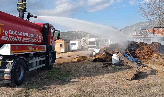 Çiftlikte çıkan yangında bin adet saman balyası kül oldu