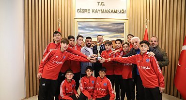 Cizre Kaymakamı Ahmet Vezir Baycar, şampiyon takımı ağırladı