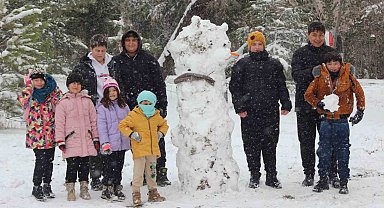 Çocukların kartopu sevinci