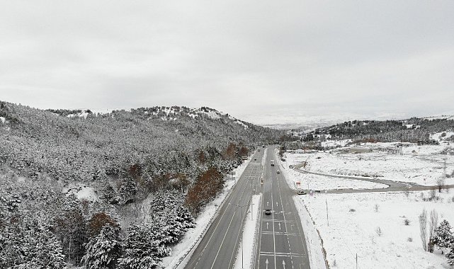 Çorum'da okulların tatil edilmesini fırsat bulan çocuklar soluğu parklarda aldı