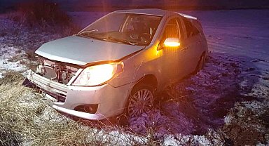 Çorum'da takla atan otomobildeki 3 kişi yaralandı