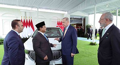 Cumhurbaşkanı Erdoğan, Endonezya Devlet Başkanı Subianto'ya Togg hediye etti