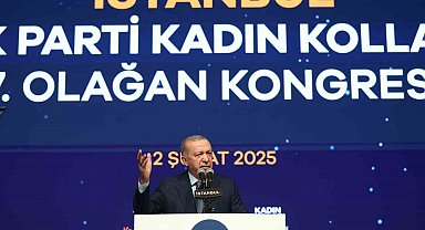 Cumhurbaşkanı Erdoğan'dan CHP'ye eleştiri: "Genel başkanı elinde kırmızı kartla ortada dolanıyor. Eski genel başkan ona sarı kart göstererek oyuna girmeye çalışıyor"