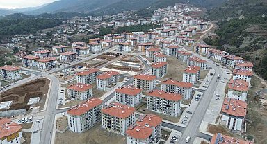 Cumhuriyet tarihinin en büyük inşa çalışmasının yürütüldüğü Hatay'da afetzede vatandaşların sıcak yuva heyecanı sürüyor
