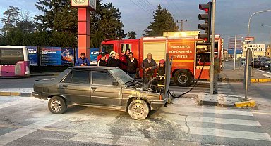 D-100'de panik anları: Otomobil bir anda alev aldı