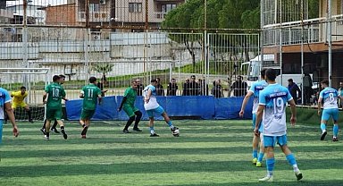 Denizli Emniyet Müdürlüğü halı sahada yoluna devam ediyor