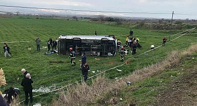 Denizli'de öğrenci servisi kazası yaptı