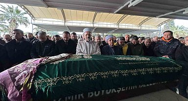 Denizli'deki servis kazasında hayatını kaybeden Nisa, İzmir'de gözyaşlarıyla son yolculuğuna uğurlandı