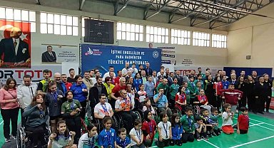 Denizlili para badmintoncular Türkiye şampiyonasına damga vurdu