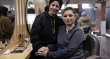 Depremde 4 çalışanını ve dükkanını kaybetti, pes etmeyip yeni iş yerini açtı